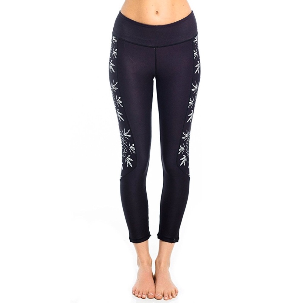 Wolven Threads Flora Helix Crop Legging